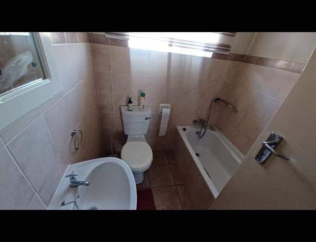 2 BEDROOM TOWNHOUSE FOR SALE IN MONTANA PARK